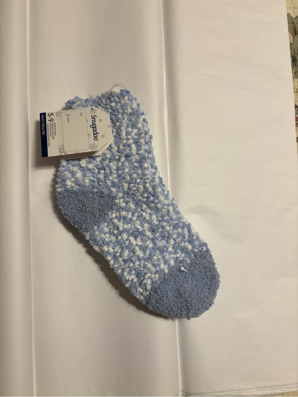 Women’s Cozy Blue & White Fuzzy Socks